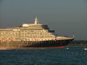 QE-0009 Queen Elizabeth